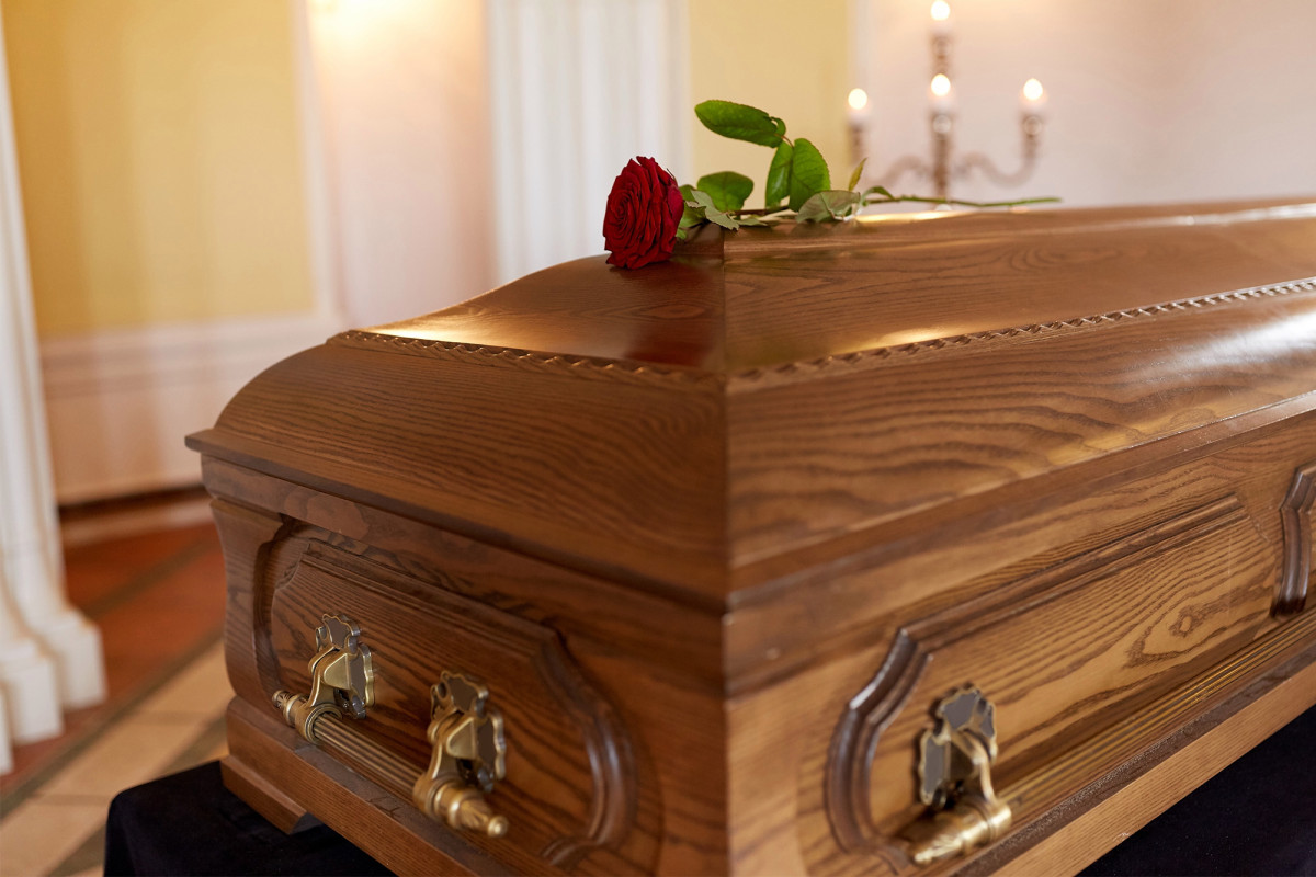 40 family members test positive for coronavirus after West
Virginia funeral 1