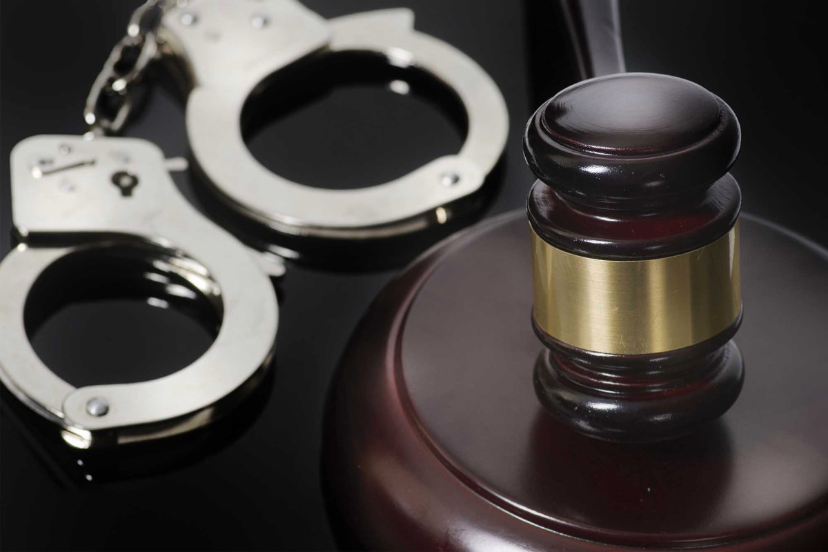 Ex-con with open burglary case charged in a slew of new
heists 1