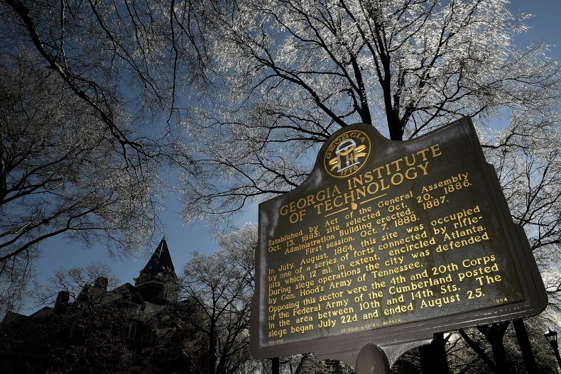 Fraternity House at Georgia College on Lockdown Following
Coronavirus Outbreak 1