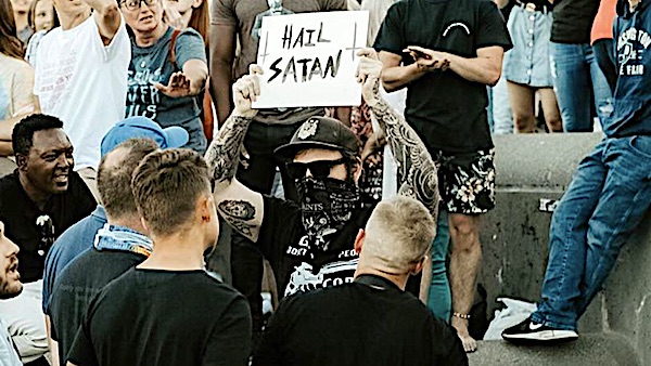 Christians confronted by knife-wielding protesters yelling
obscenities at black pastors 1
