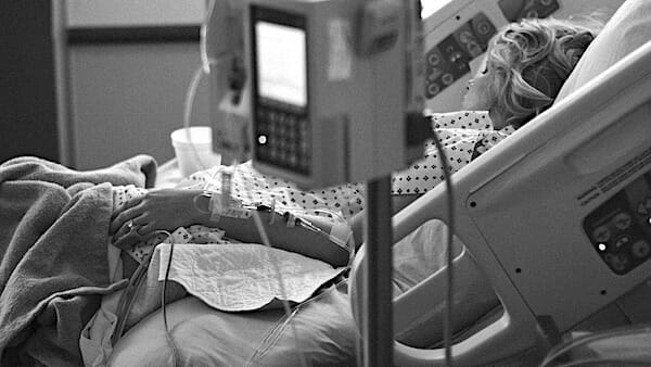 Study explains why hospital beds in short supply during
COVID-19 1