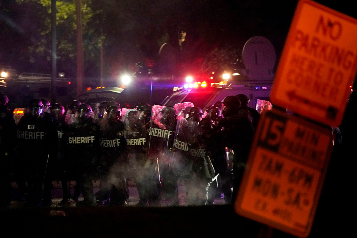 Over half the people arrested in Kenosha protests are from
out of town 1