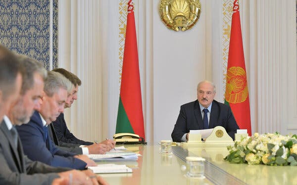 Workers Join Belarus Protests, as Leader’s Base Turns
Against Him 1