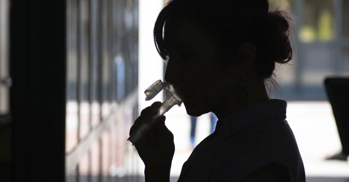 UIC to require weekly COVID-19 testing for on-campus
students, staff and athletes 1