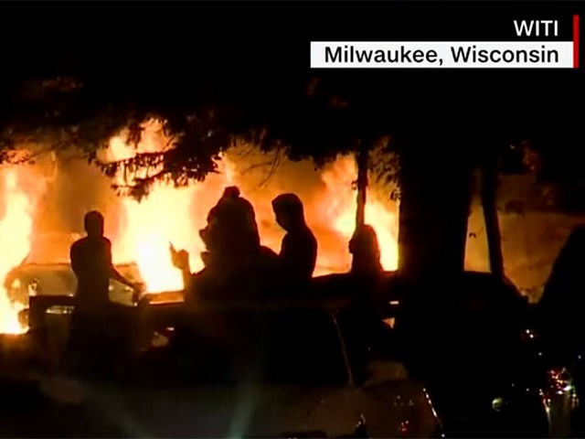 Tom Cotton Backs Bill to Strip Rioters of Federal
Unemployment Benefits 1