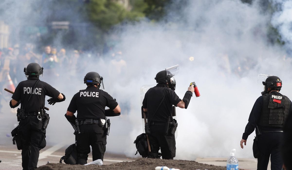 Feliz Missael Alva, illegal immigrant, charged with shooting
gun during Denver protests 1