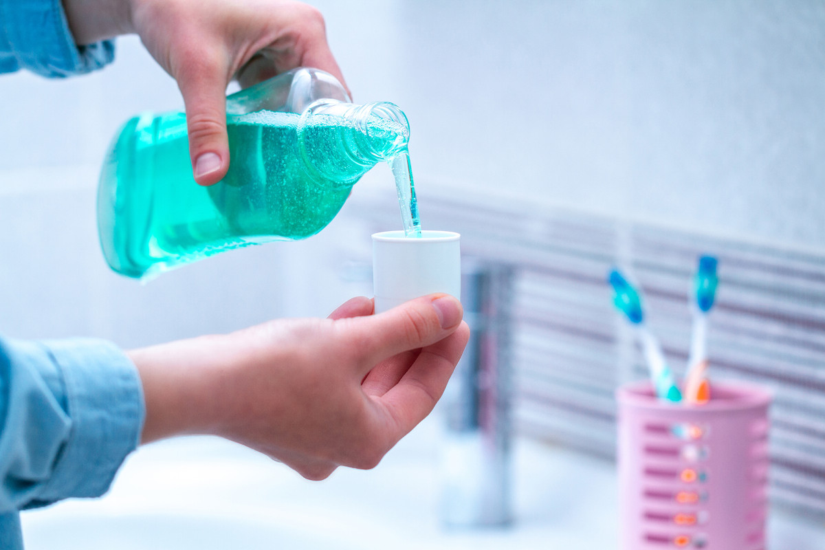 Mouthwash might be able to kill coronavirus — but it isn’t a
cure 1