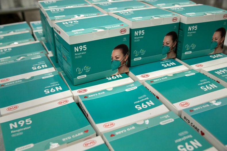 N.Y. Nurses Say Used N95 Masks are Being Re-Packed in Boxes
to Look New 1