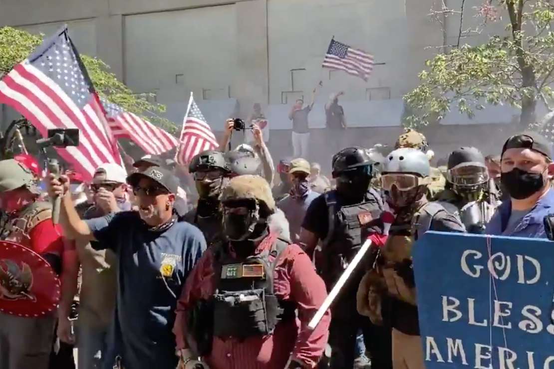 Portland 'Back the Blue' Rally Turns Into Riot When Antifa
Shows Up and Starts Assaulting People 1