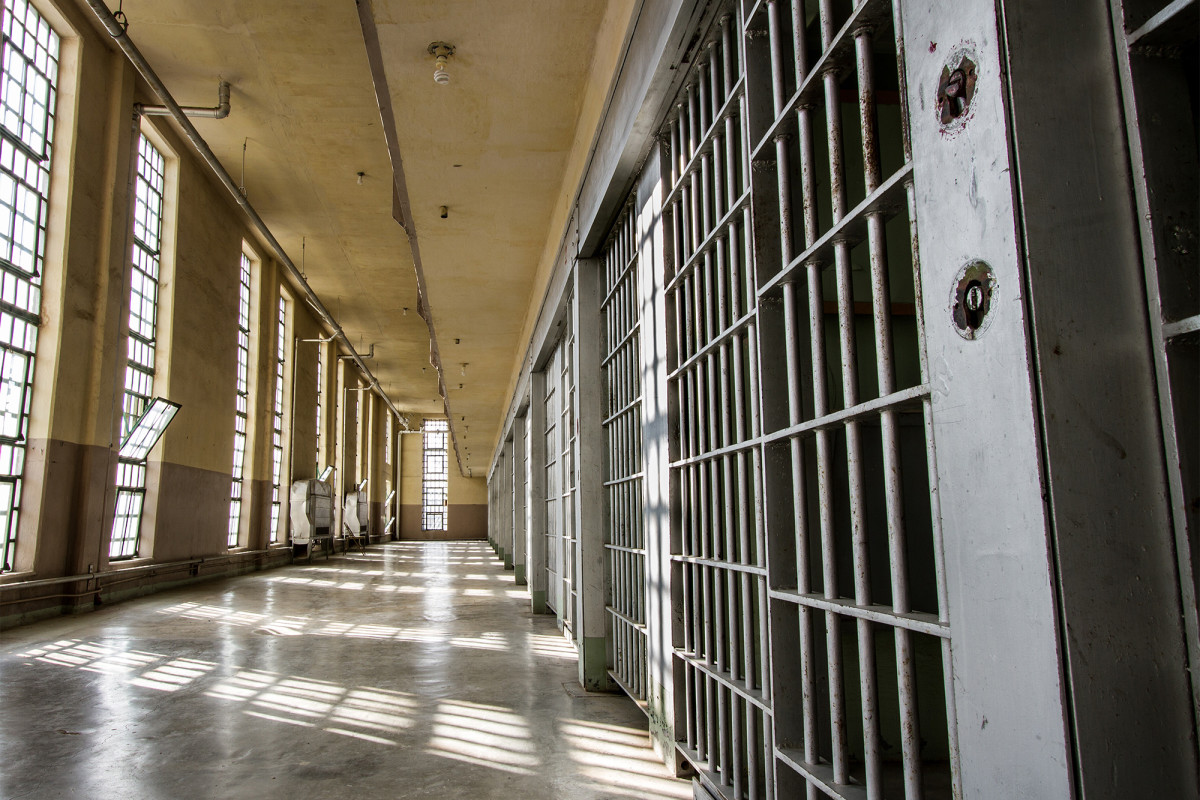 Inmates set golf cart on fire, break windows in Georgia
prison riot 1