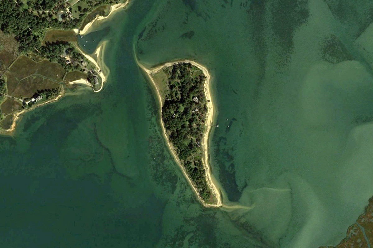 Island off Cape Cod opens to public for first time in 300
years 1