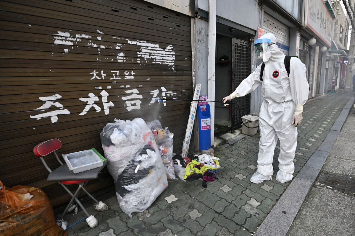 South Korea bolsters social distancing restrictions amid
coronavirus case increase 1