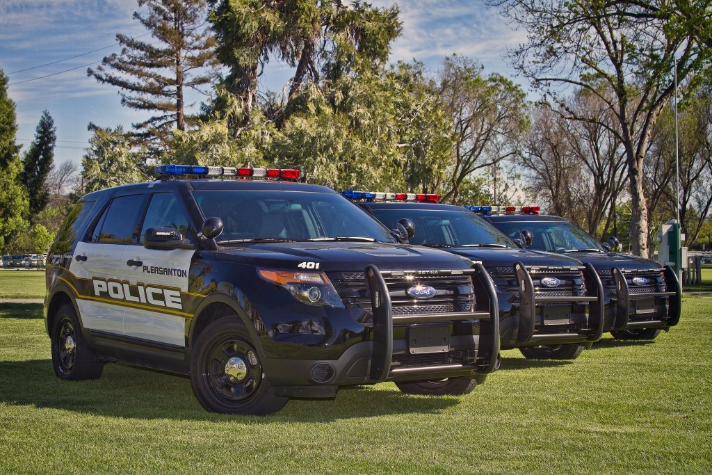 Pleasanton considers police reform for mental health calls,
questions use of school resource officers 1