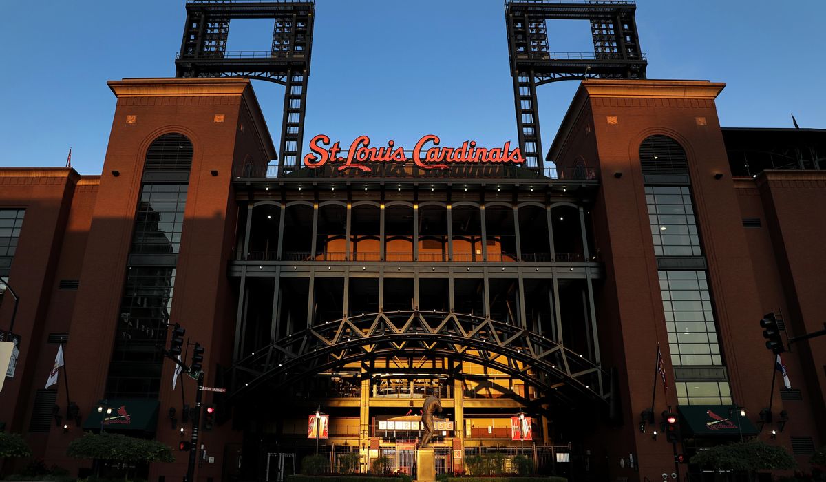 Cardinals-White Sox opener pushed back to Saturday 1