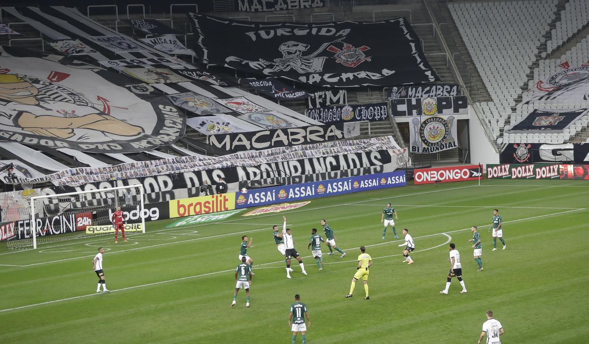 Brazil soccer's Serie A begins as COVID-19 deaths at
100,000 1