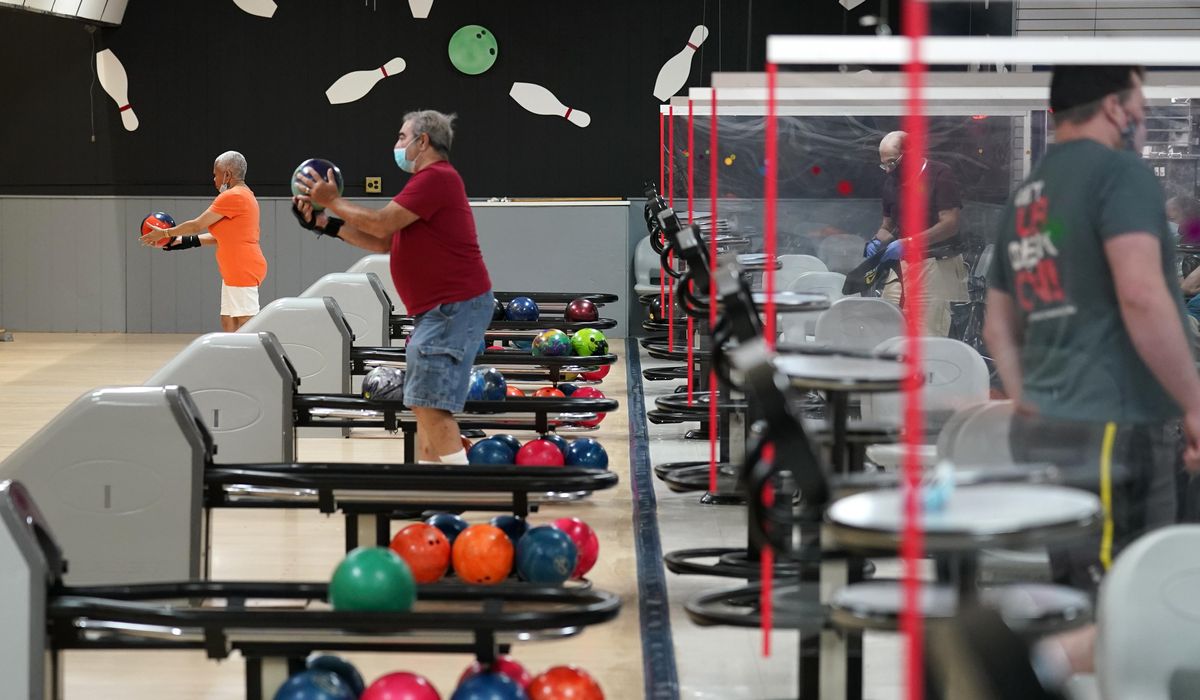 New York to allow indoor gyms to reopen — with
restrictions 1