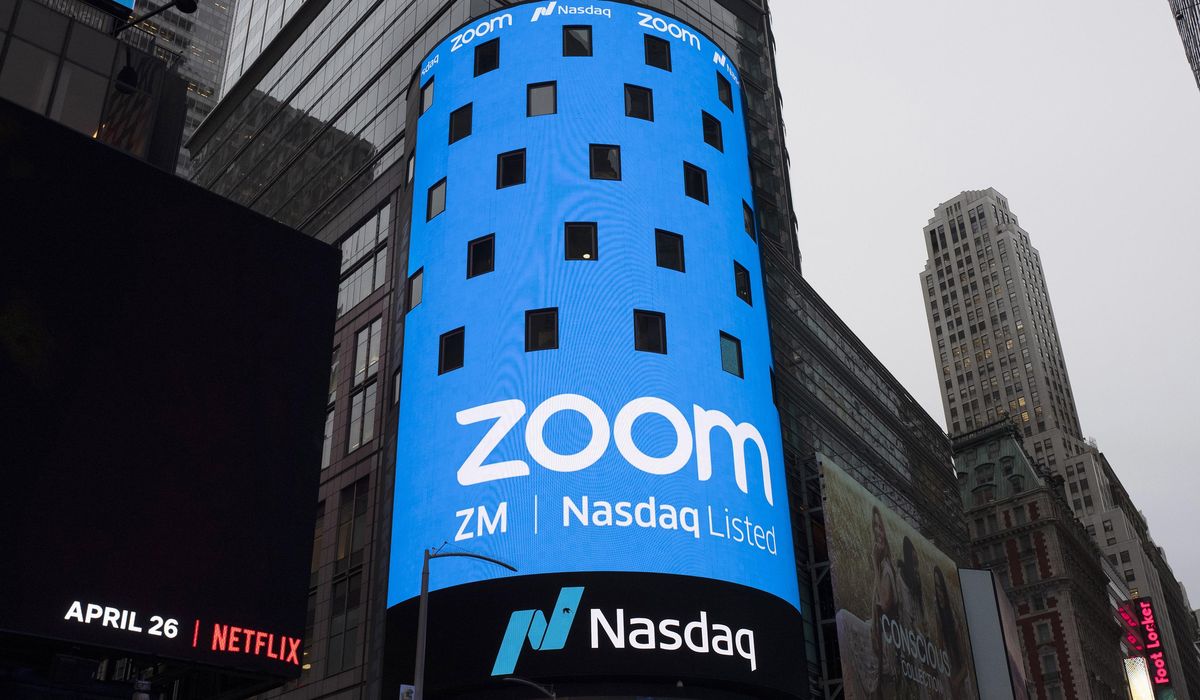 Zoom suffers outage as students start classes online 1