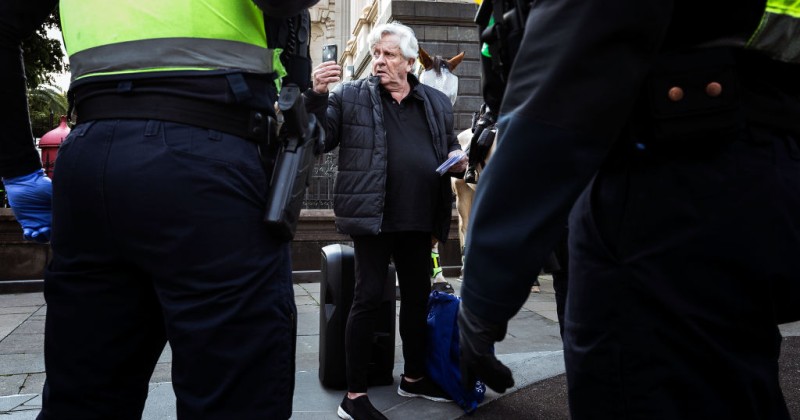 Australian Police Pay Home Visits to 80 People Warning Them
They Will Be Arrested if They Protest Against Lockdown 1