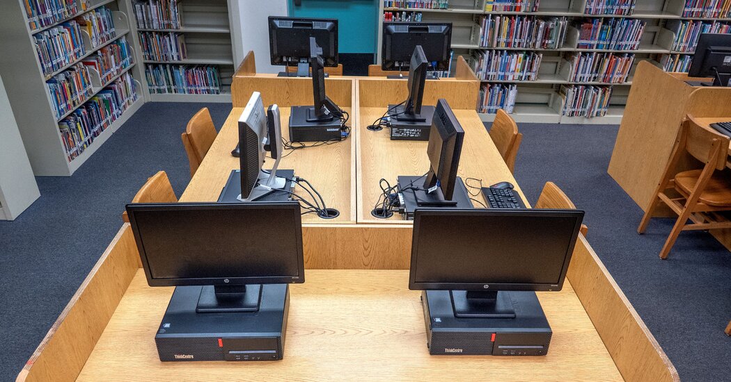 Student Charged in Cyberattacks at Miami-Dade
Schools 1