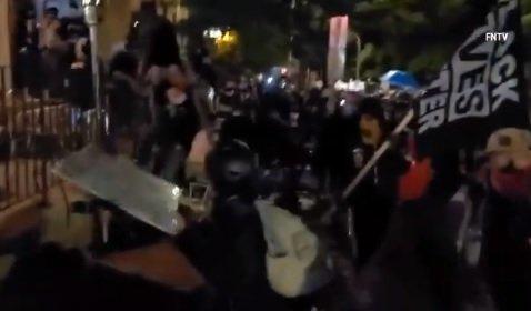 "BLM" Rioters "Shut Down" Restaurants In Rochester, Smash
Bank Windows In Manhattan, During Latest Night Of Mayhem 1