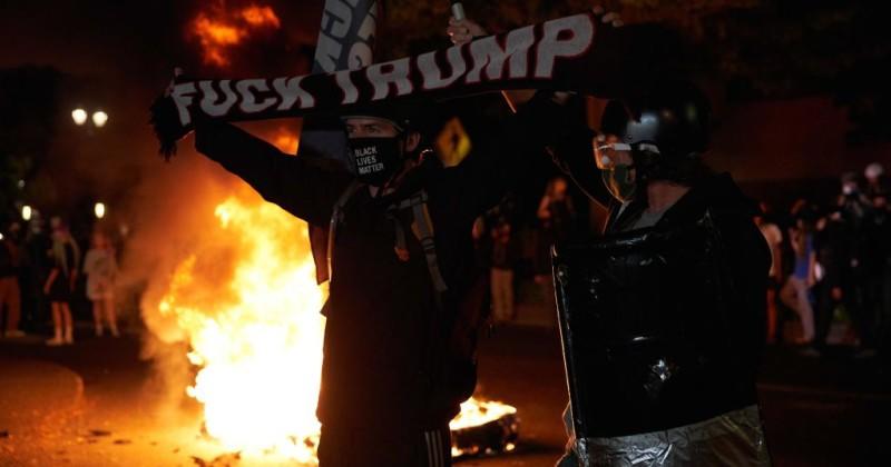 Former CIA Officer: "Violence Will Explode" If Trump Wins
Re-Election 1
