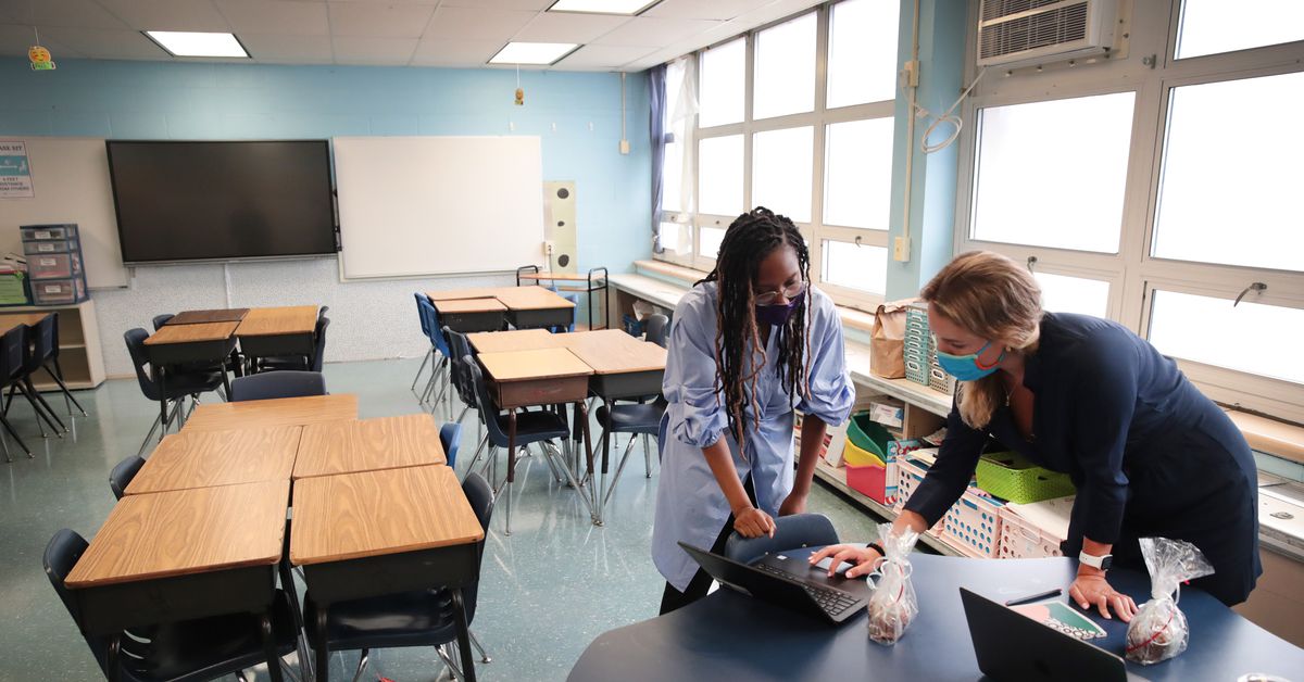 Remote learning is largely on track, but some Chicago
schools have a ways to go 1