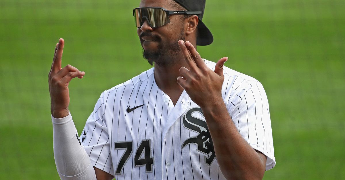 Thanks for lifting our spirits, Sox and Cubs, and for
playing with class in strange times 1