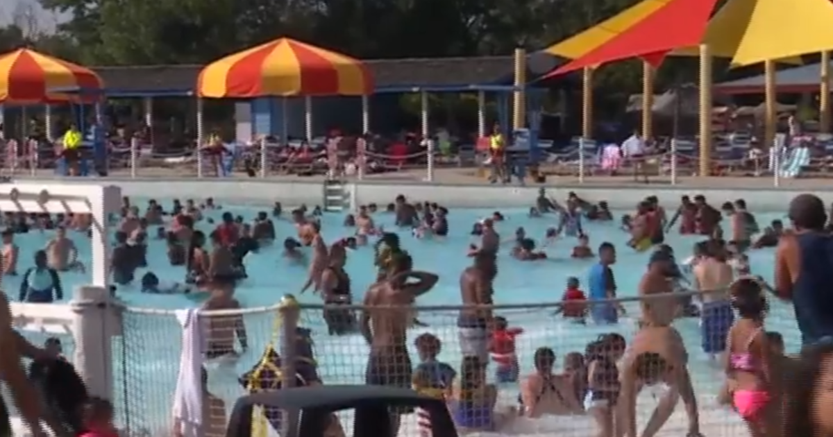 As Labor Day approaches, fears of COVID-19 spikes
loom 1