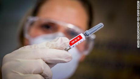 Experts caution to keep coronavirus vaccines off the fast
track 1