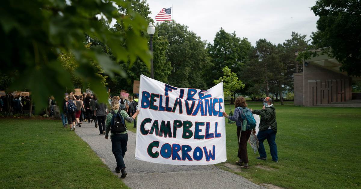 Man arrested after carrying AR-15 near Black Lives Matter
protests in Vermont 1