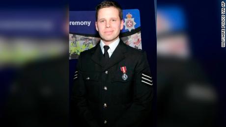 Police officer poisoned by Novichok in UK issues cryptic
tweet on Navalny 1
