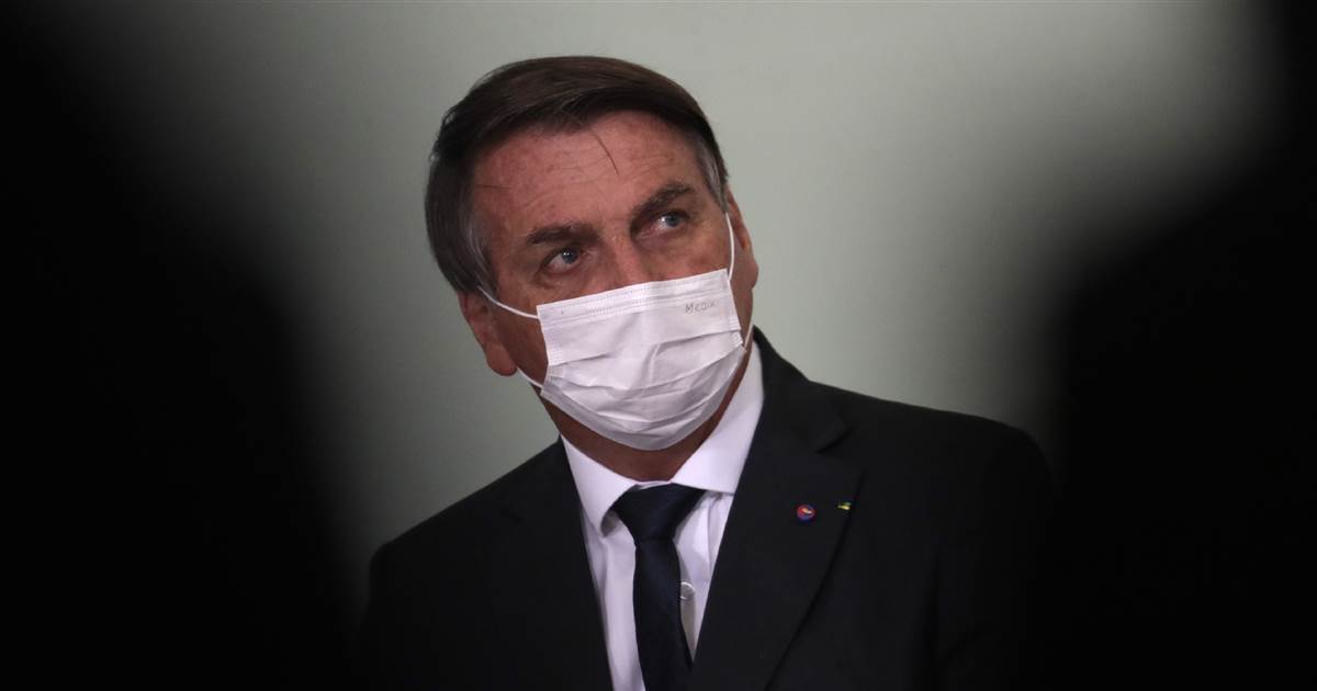 Brazil's Bolsonaro says COVID-19 vaccinations won't be
mandatory 1