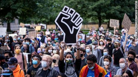 Florida Gov. calls for legislation aimed at cracking down on
disorderly protests 1