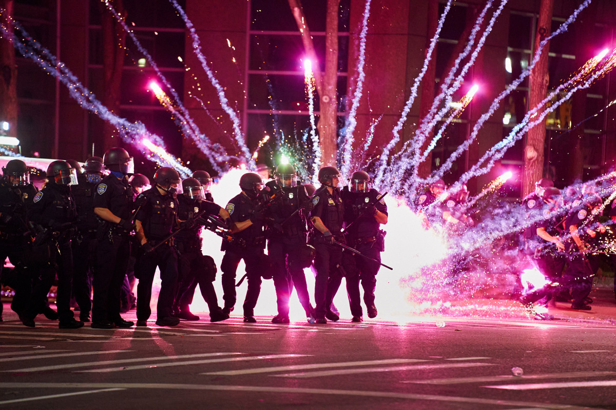 Rochester rocked by another night of Daniel Prude protests,
counter-protests 1