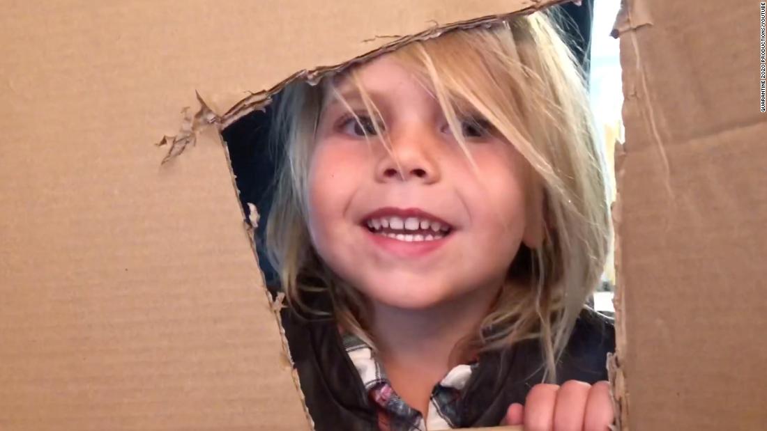 This 4-year-old raised $12,000 for hungry Americans by
recreating classic movie scenes with her dad 1
