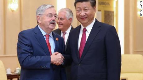Outgoing US ambassador to China blames Beijing for
coronavirus as he heads home to help Trump 1