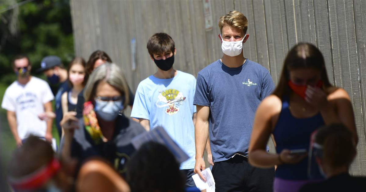 18 to 22-year-olds banned from gathering in Boulder,
Colorado, after coronavirus surge 1