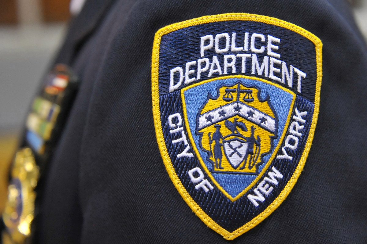 NYPD officer busted for allegedly assaulting
girlfriend 1