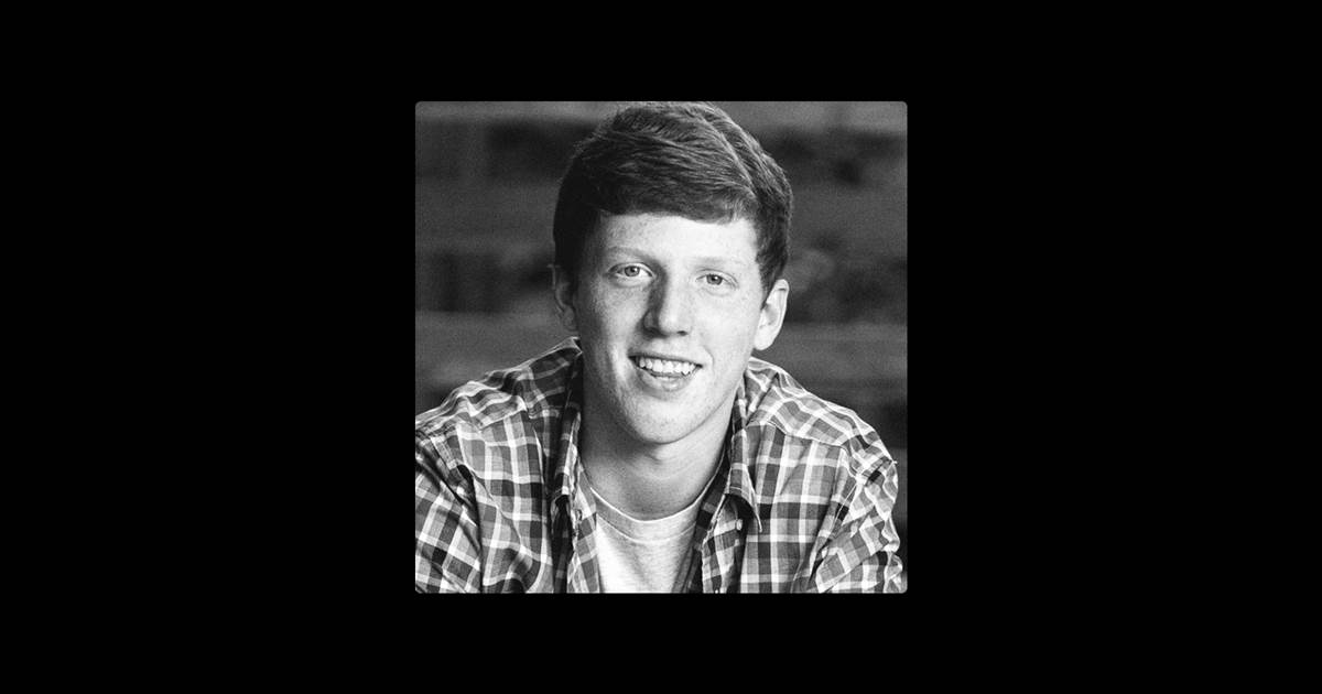 'Healthy' college student, 19, with 'so much life ahead'
dies from Covid-19 1