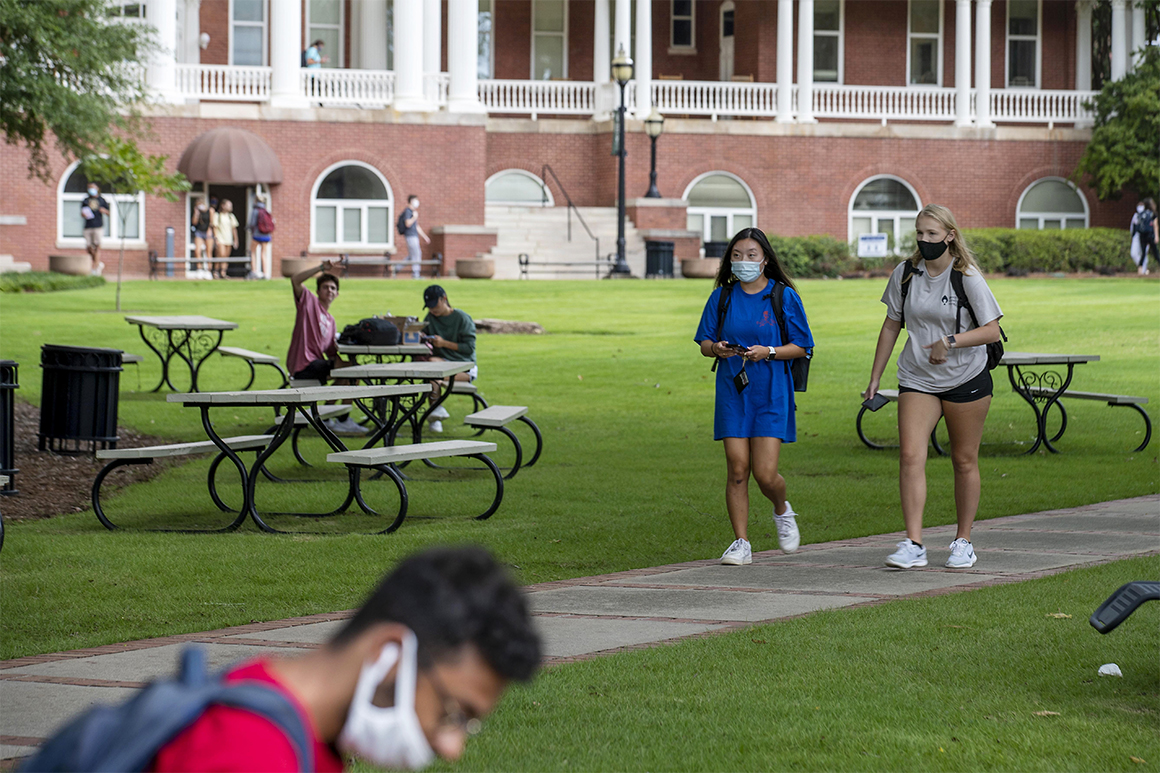 Spotty virus tracking in schools is leaving millions in the
dark on infection rates 1