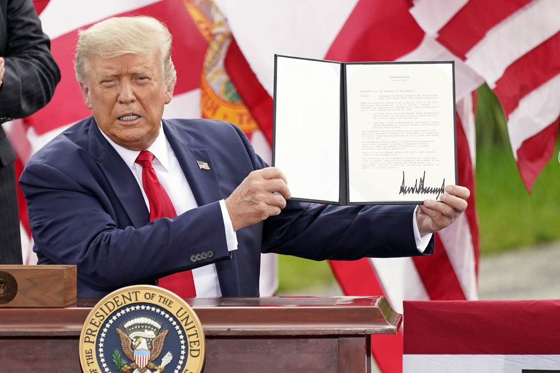 Trump Downplayed Coronavirus Threat While the Media
Ratcheted Up Hysteria. Who Was Right? 1
