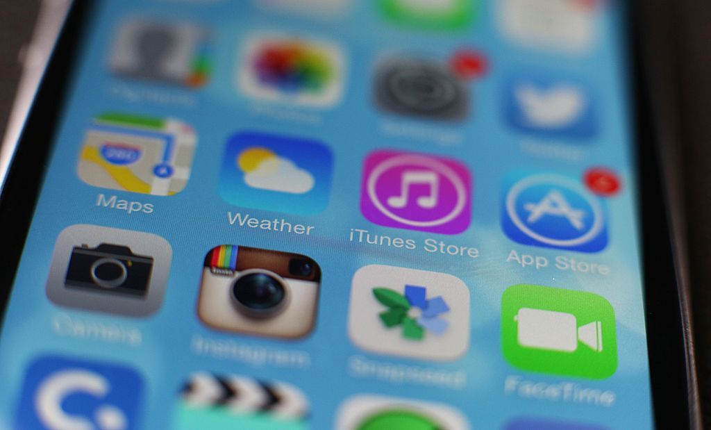 Colorado partners with Apple, Google on app that notifies
you of possible COVID-19 exposure 1