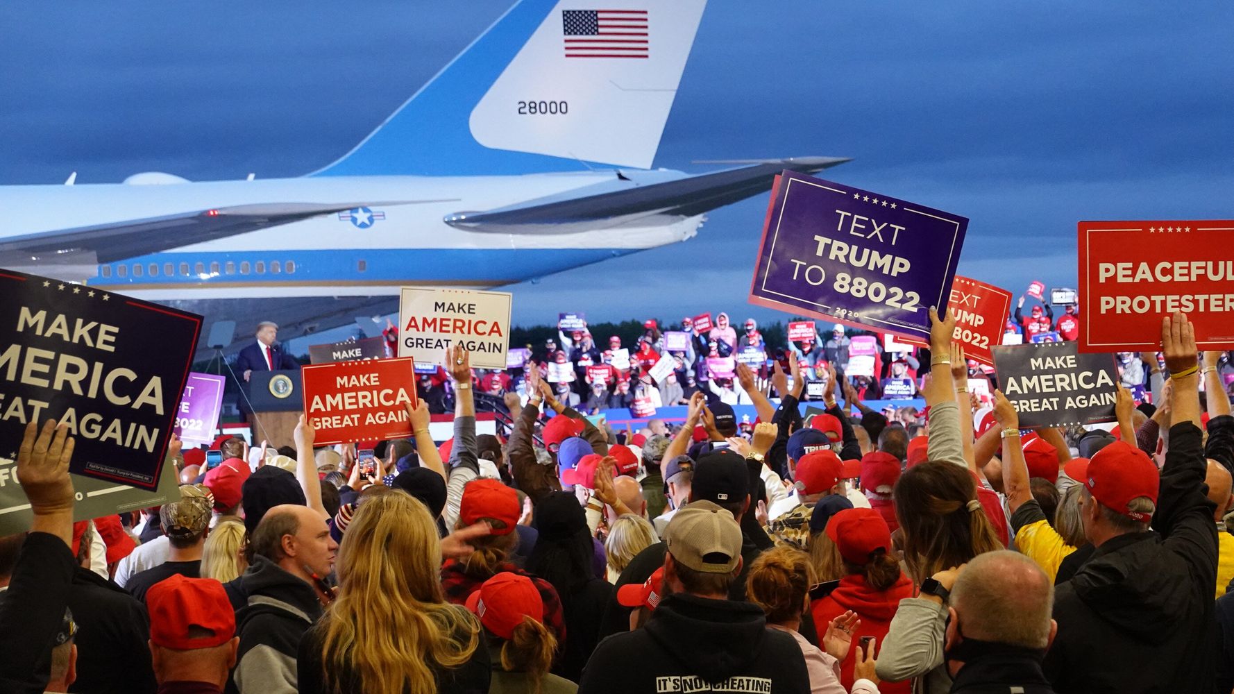 NYT Reporter Booted From Trump Rally After Posting About
Maskless Attendees 1