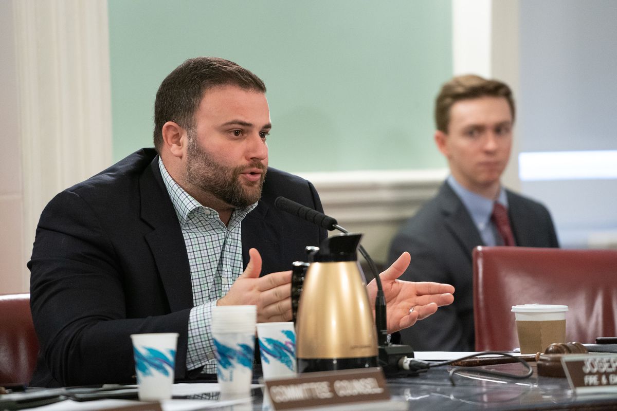 Proposed COVID-19 restaurant surcharge in NYC could add 10%
to dining out 1 Proposed COVID-19 restaurant surcharge in NYC could add 10%
to dining out 1
