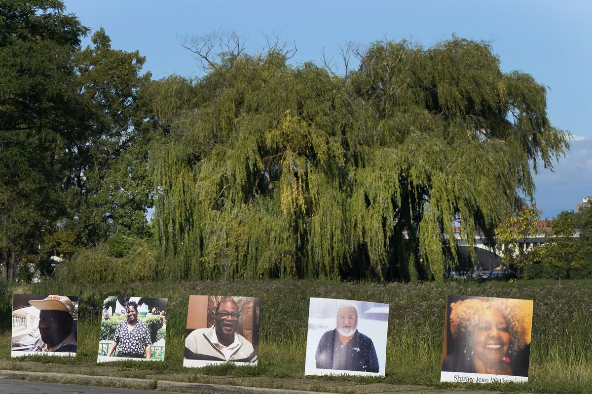 COVID-19 victims honored in public park transformed into
memorial garden (LIVE UPDATES) 1