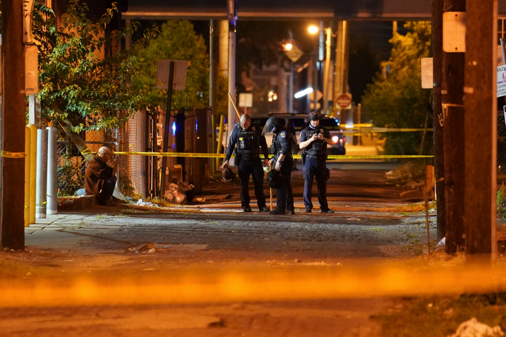 Louisville police say officer shot as protests grow over
lack of charges in Breonna Taylor’s death 1
