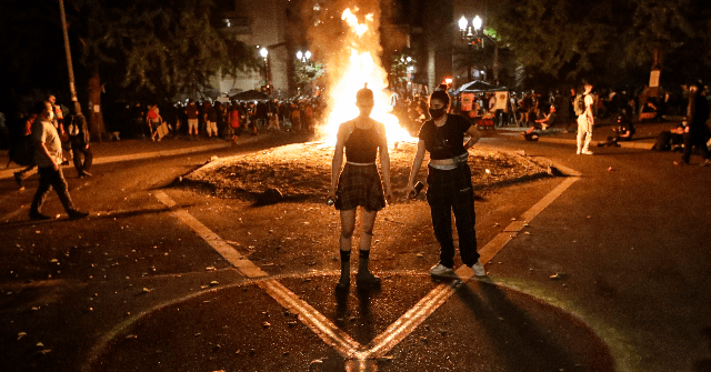 Portland Resident to Protesters: ‘You Don’t Represent This
Motherf***er,’ ‘You Don’t Live Here’ 1