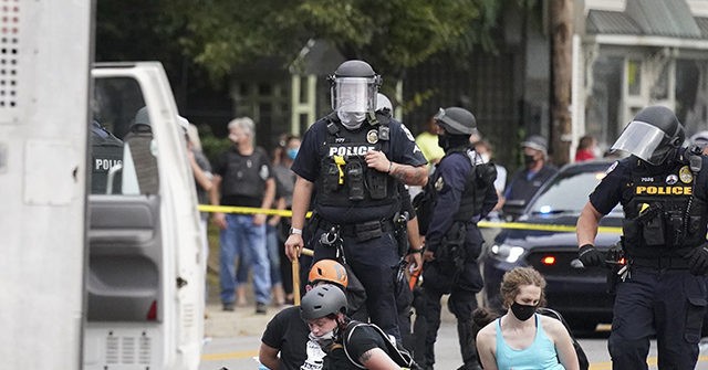 Protester Threatens Louisville Police: 'Get Ready to F**king
Die!' 1