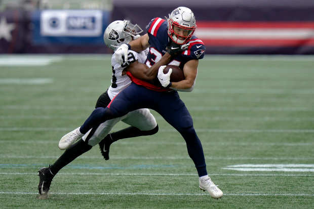 Raiders defense can’t put a stop to Patriots running
game 1