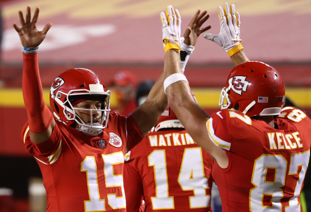 Patrick Mahomes guides Kansas City Chiefs to NFL-opening
win 1